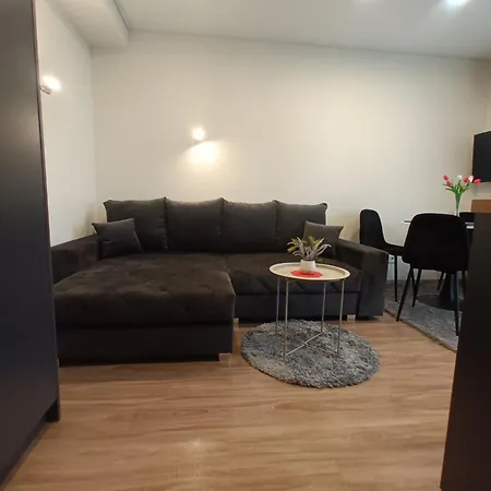 Raudonu Plytu Apartamentai