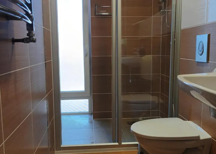 Raudonu Plytu Apartamentai *